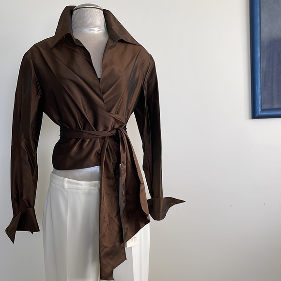 Chetta B Brown silk taffeta wrap shirt with red heart cuff links by Walton - Picture 6 of 12